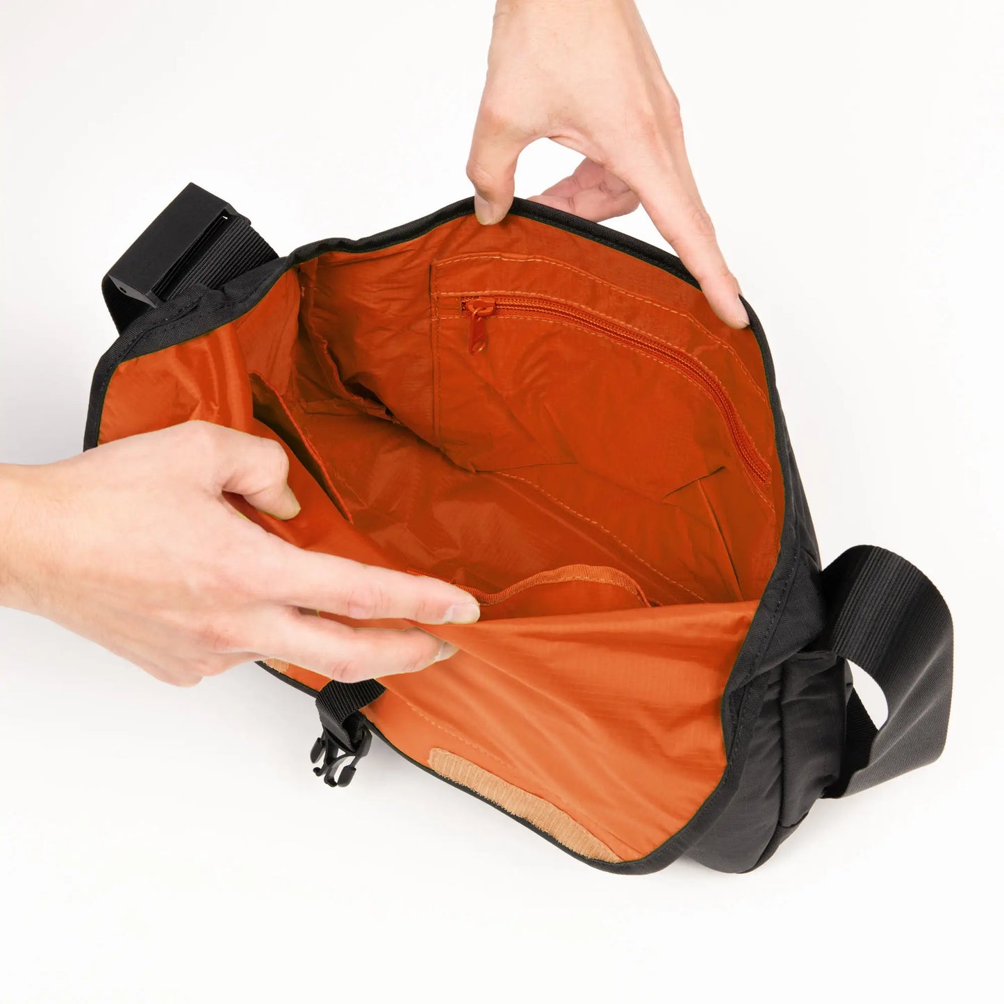 mont-bell: Bernina Flap Shoulder M