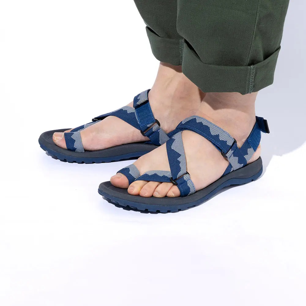 mont-bell: Split Toe Aqua Gripper Sandals