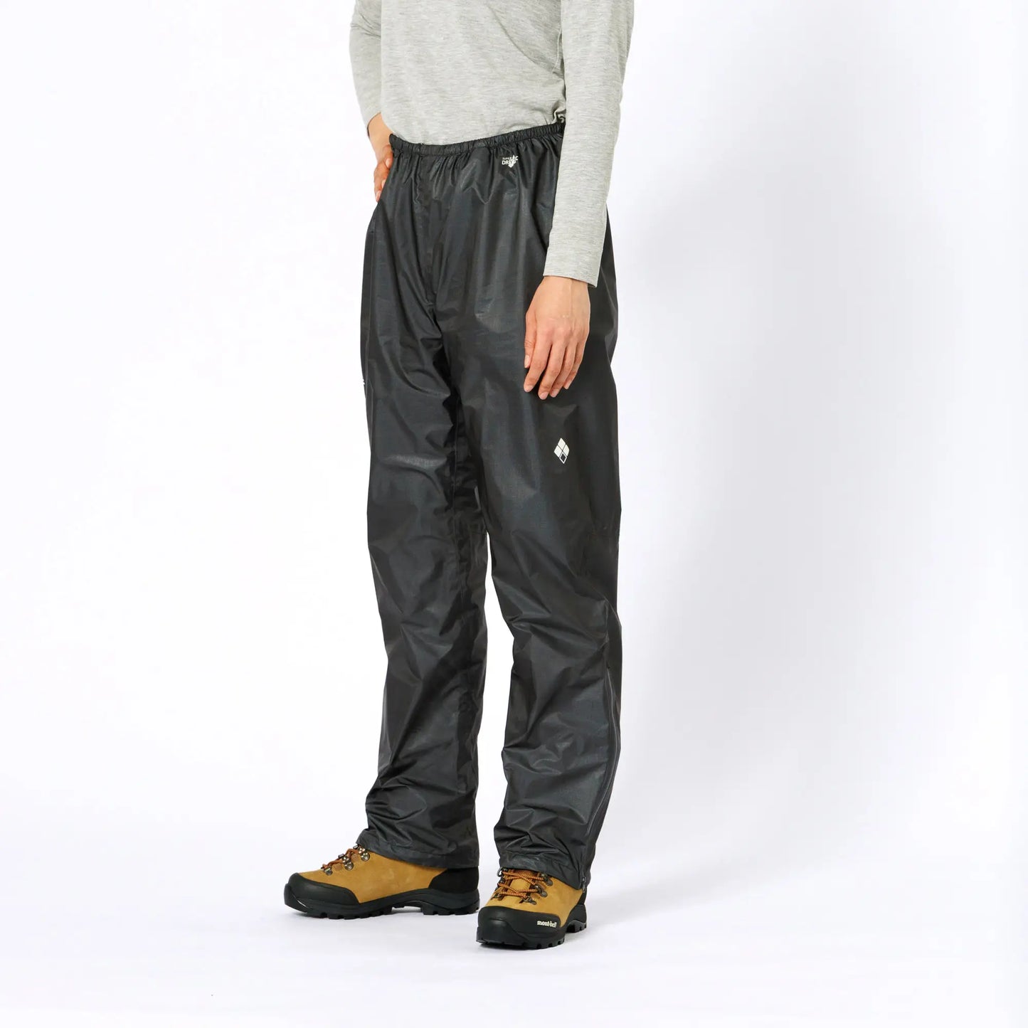 mont-bell: SUPER DRY-TEC U.L. Rain Pants Women's (US Size 美版尺寸)