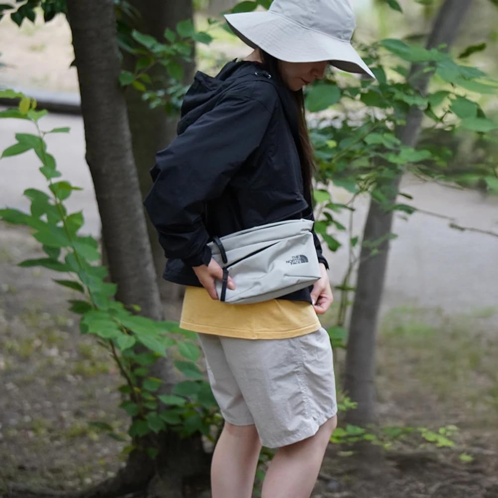 The North Face Pyrenees Shoulder Bag Small - 石灰白 view
