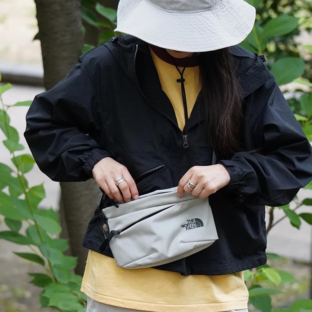The North Face Pyrenees Shoulder Bag Small - 石灰白 detail