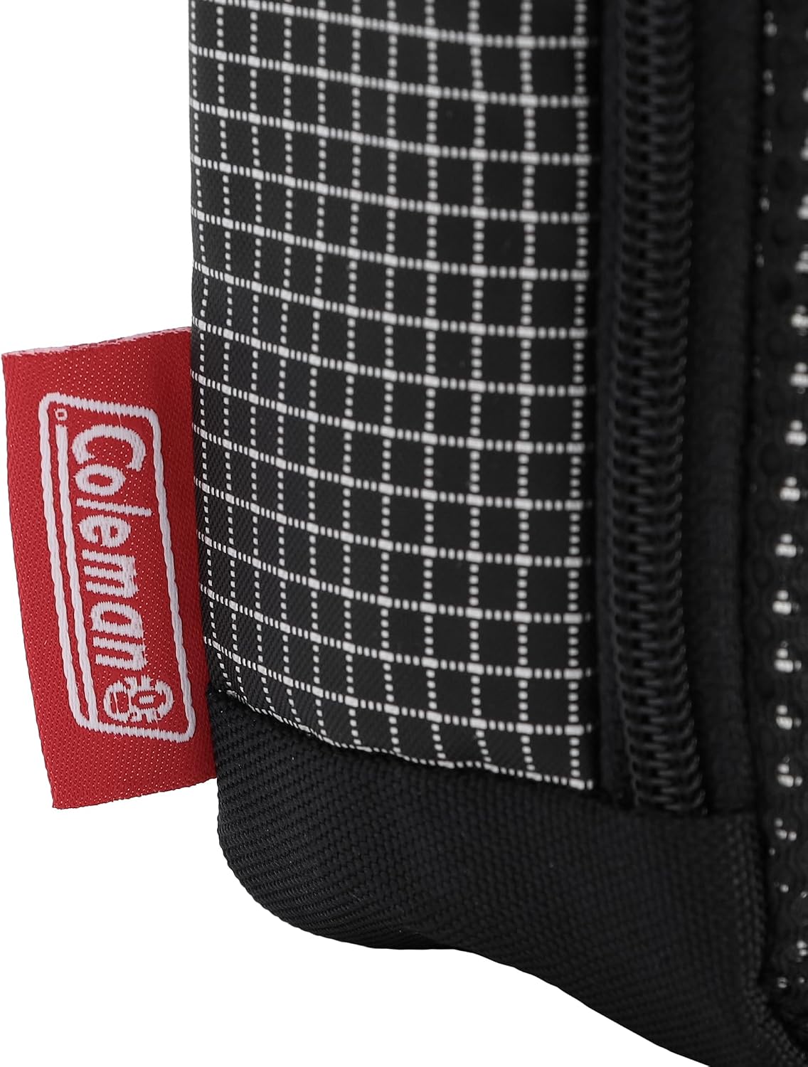 Coleman Walker Pouch S black lip lifestyle 6