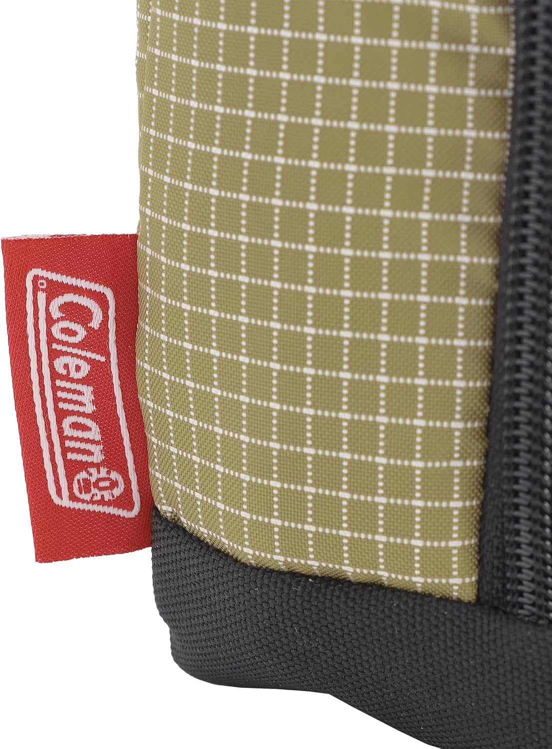 Coleman Walker Pouch S Coyote Trip lifestyle 6