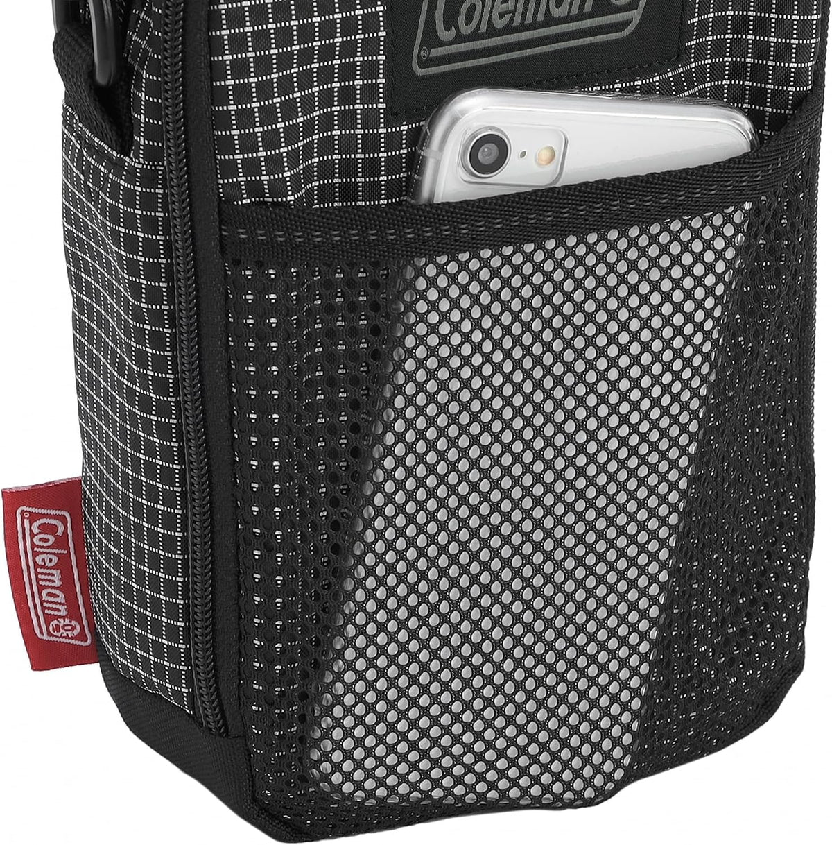 Coleman Walker Pouch S black lip lifestyle 2